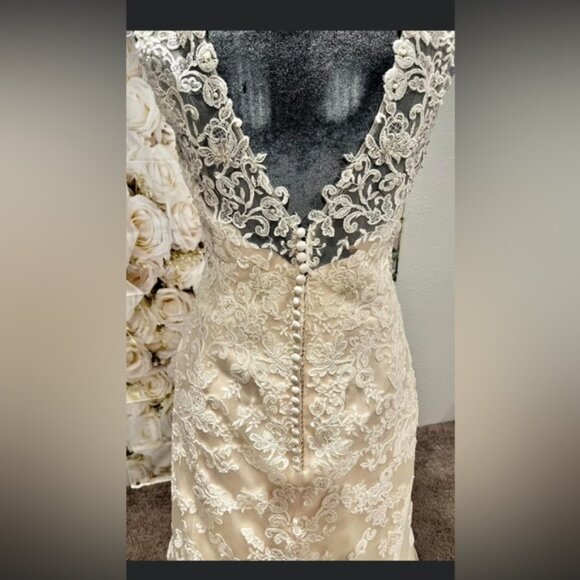 Maggie Sottero Couture Cream Gown - Picture 9 of 9